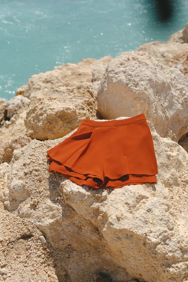 Hierarchy Shorts in Fire Orange